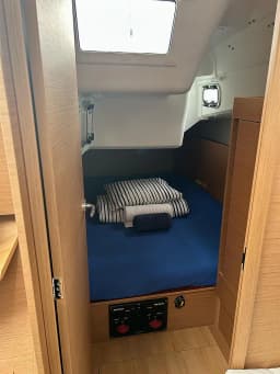 Sun Odyssey 410 in Mallorca / Palma de Mallorca / Marina Naviera Balear thumbnail 16
