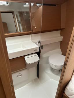 Sun Odyssey 410 in Mallorca / Palma de Mallorca / Marina Naviera Balear thumbnail 20
