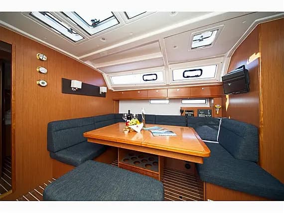 Bavaria 46 Cruiser in Murter / Marina Hramina - Photo 3