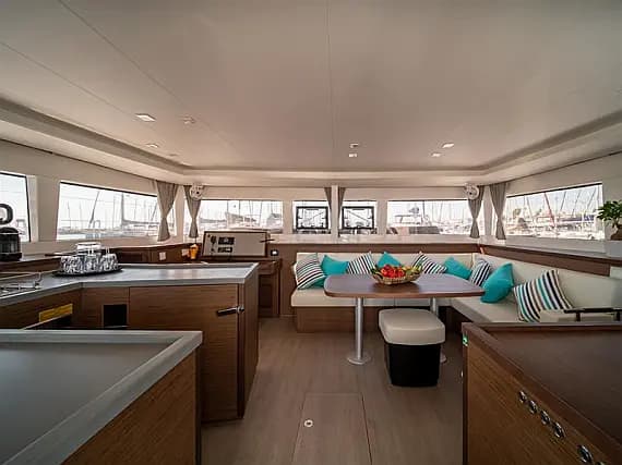 Lagoon 450 Fly in Athens / Alimos Marina - Photo 3