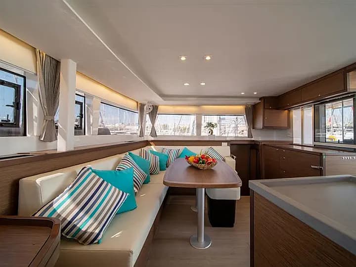 Lagoon 450 Fly in Athens / Alimos Marina - Photo 4