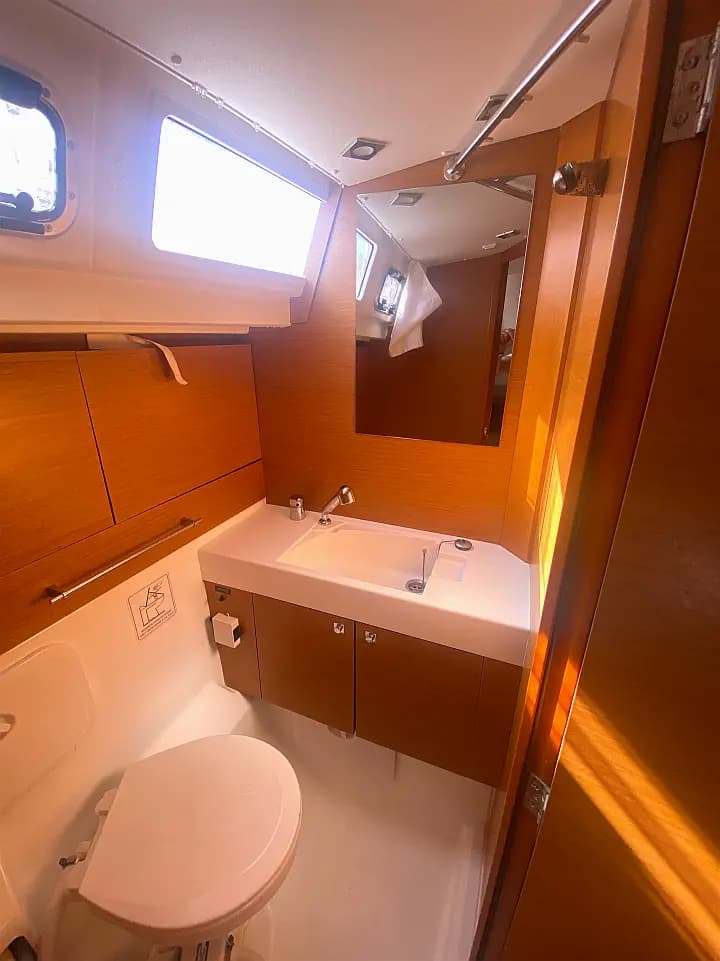 Sun Odyssey 479 in Lefkada / D-Marin Marina Lefkas - Photo 4