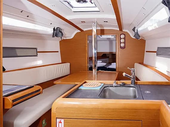 Sun Odyssey 349 in Šolta / Rogač - Photo 3