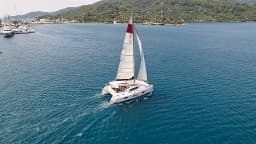 Lagoon 421 in Marmaris Yacht Marina thumbnail 10