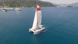 Lagoon 421 in Marmaris Yacht Marina thumbnail 20
