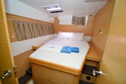 Lagoon 421 in Marmaris Yacht Marina thumbnail 36
