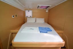 Lagoon 421 in Marmaris Yacht Marina thumbnail 39