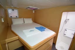 Lagoon 421 in Marmaris Yacht Marina thumbnail 41