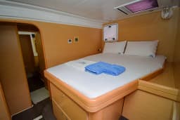 Lagoon 421 in Marmaris Yacht Marina thumbnail 44