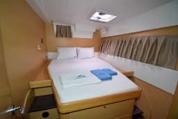Lagoon 421 in Marmaris Yacht Marina thumbnail 51