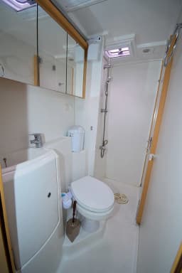 Lagoon 421 in Marmaris Yacht Marina thumbnail 53