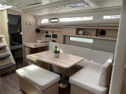 Oceanis 40.1 in Sardinia / Portisco / Cala dei Sardi thumbnail 2