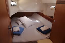 Bavaria Cruiser 40 in Skopelos / Loutraki Harbour thumbnail 9