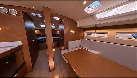 Sun Odyssey 490 in Mallorca / Palma de Mallorca / La Lonja Marina Charter - Photo 3