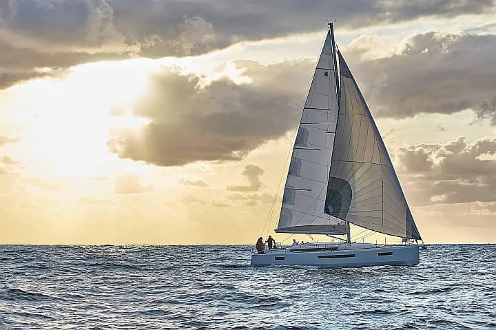 Sun Odyssey 490 in Mallorca / Palma de Mallorca / La Lonja Marina Charter - Photo 4