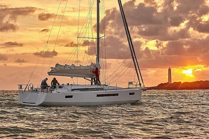 Sun Odyssey 490 in Mallorca / Palma de Mallorca / La Lonja Marina Charter - Photo 5