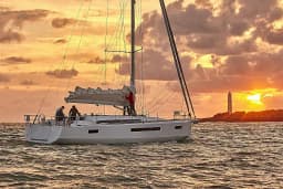 Sun Odyssey 490 in Mallorca / Palma de Mallorca / La Lonja Marina Charter thumbnail 4
