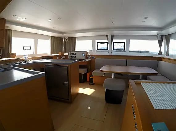 Lagoon 450 in Martinique / Le Marin - Photo 3