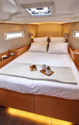 Sun Odyssey 410 in Sicily / Capo d'Orlando Marina thumbnail 17