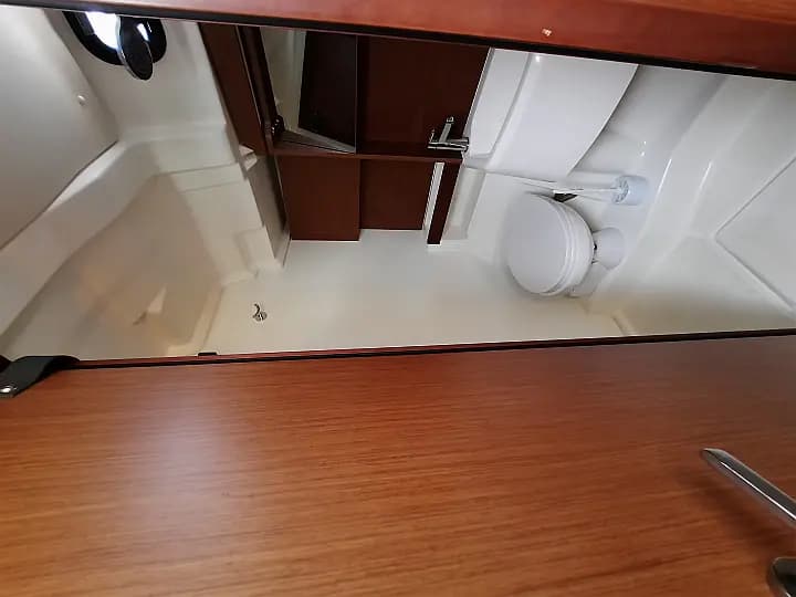 Oceanis 51.1 in Sicily / Furnari / Marina Portorosa - Photo 5