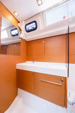 Sun Odyssey 440 in Lefkada / D-Marin Marina Lefkas thumbnail 9