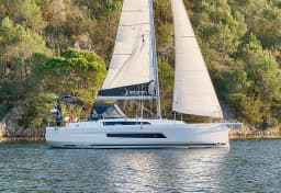 Dufour 37 in Skradin / ACI Marina Skradin thumbnail 6