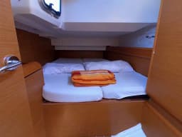 Sun Odyssey 409 in Sardinia / Portisco / Marina di Portisco thumbnail 10