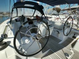 Sun Odyssey 409 in Sardinia / Portisco / Marina di Portisco thumbnail 6