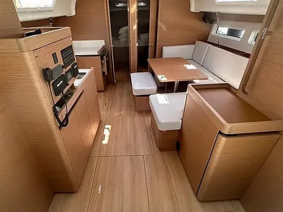 Sun Odyssey 490 in Sardinia / Portisco / Marina di Portisco - Photo 3