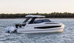 Aquila 32 Sport in Corsica / Ajaccio / Port Tino Rossi thumbnail 19