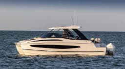 Aquila 32 Sport in Corsica / Ajaccio / Port Tino Rossi thumbnail 21