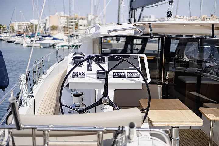 Moody 54 in Mallorca / Can Pastilla / Club Maritimo San Antonio De La Playa - Photo 4