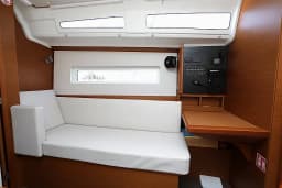 Sun Odyssey 380 in Pula / ACI Marina Pula thumbnail 11