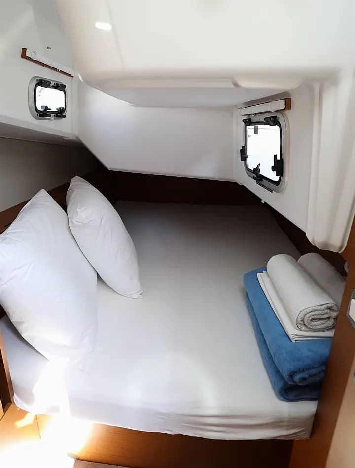 Sun Odyssey 380 in Pula / ACI Marina Pula - Photo 4