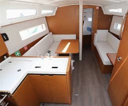 Sun Odyssey 380 in Pula / ACI Marina Pula thumbnail 8