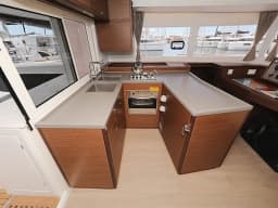 Lagoon 450 in Sukošan / D-Marin Dalmacija Marina thumbnail 43