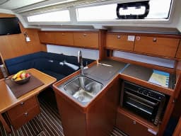 Bavaria Cruiser 34 in Sukošan / D-Marin Dalmacija Marina thumbnail 12