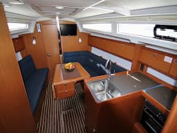Bavaria Cruiser 34 in Sukošan / D-Marin Dalmacija Marina thumbnail 2