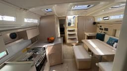 Oceanis 40.1 in Castiglioncello / Marina Cala de' Medici thumbnail 10
