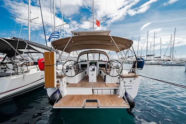 Sun Odyssey 415 in Paros / Piso Livadi Port - Photo 5
