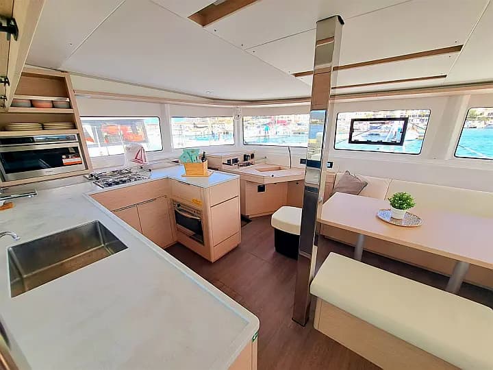 Lagoon 46 in Ibiza / Sant Antoni de Portmany Port - Photo 1