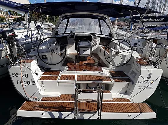 Oceanis 45 in Sicily / Furnari / Marina Portorosa - Photo 1