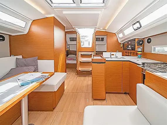 Sun Odyssey 410 in Corfu / Gouvia / D-Marin Marina Gouvia - Photo 3