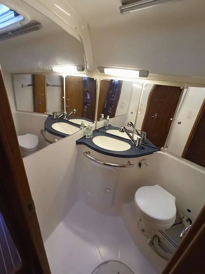 Bavaria 46 Cruiser in Zakynthos  / Zante - Photo 4