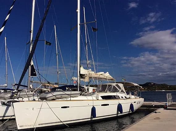 Oceanis 46 in Sardinia / Portisco / Cala dei Sardi - Photo 1