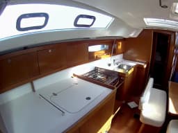 Oceanis 46 in Sardinia / Portisco / Cala dei Sardi thumbnail 11