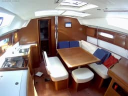 Oceanis 46 in Sardinia / Portisco / Cala dei Sardi thumbnail 12