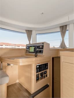 Lagoon 42 in Paros port thumbnail 21