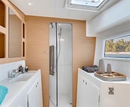 Lagoon 42 in Paros port thumbnail 26