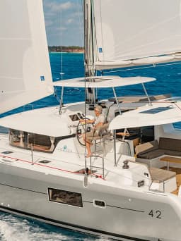 Lagoon 42 in Paros port thumbnail 35